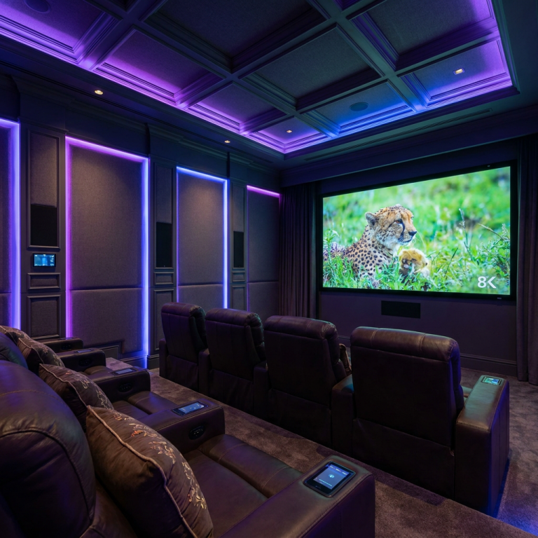 سينما منزلية ذكية في فيلا سعودية - ControlMax